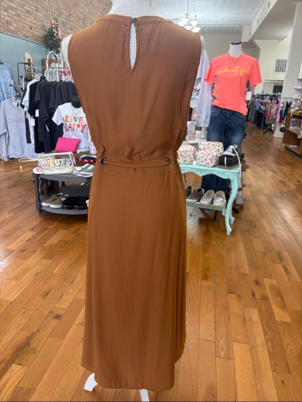 Doe & Rae Sleeveless Belted Maxi Dress in Camel Brown Size Small - Picture 4 of 7